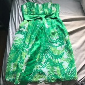 Green leaf print spaghetti strap dress